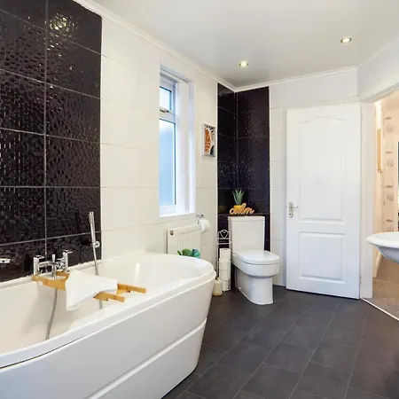 Stanley Park House - Air Host & Stay - Anfield Ливерпуль Экстерьер фото